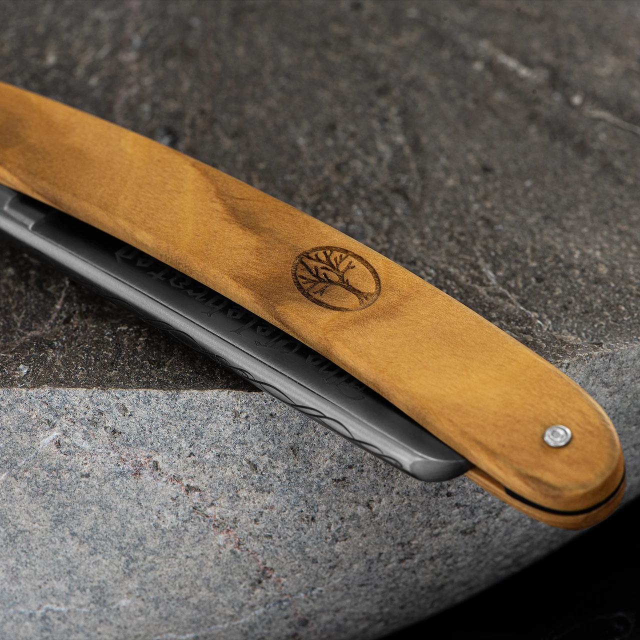 Boker "The Celebrated" Olive Razor - Image 3