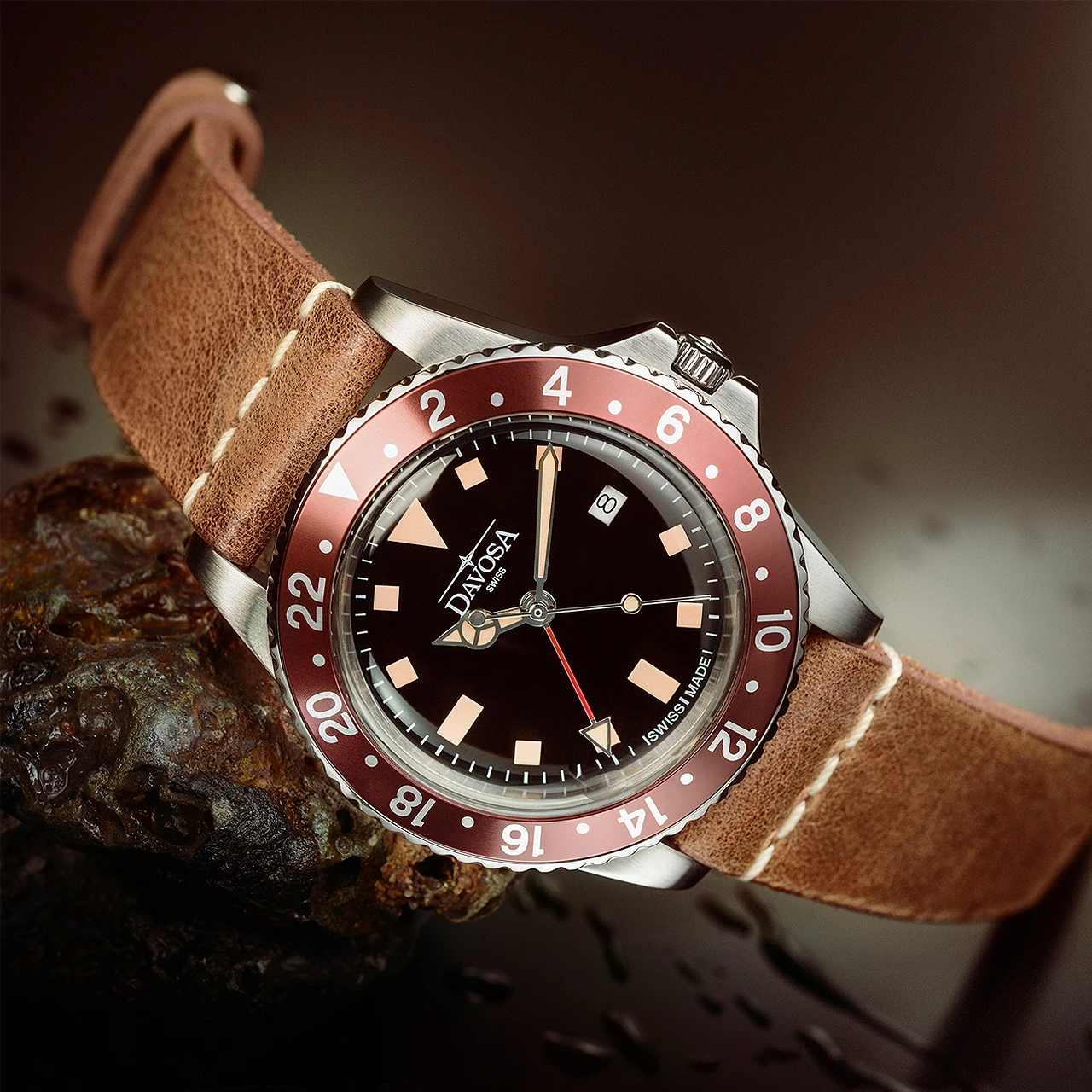 Davosa Vintage Diver Quartz Burgundy - Image 7
