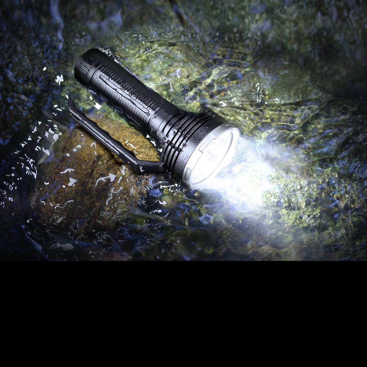 Fenix LR80R Search Light - Image 5