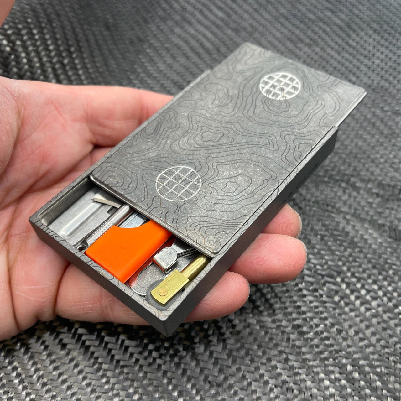 Maratac Topo Slide Top Card Holder - Image 2