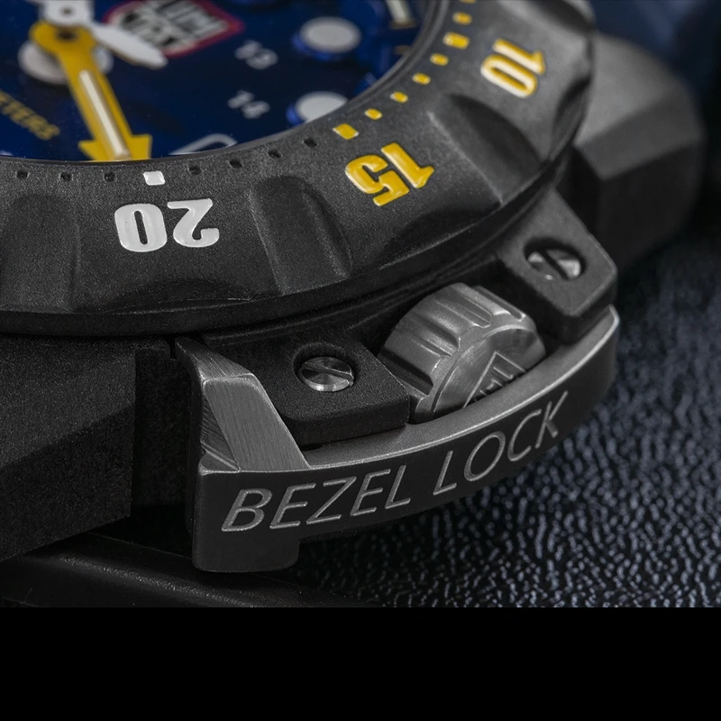 Luminox Deep Dive Carbon Black Blue WAS £562.95 - Image 7