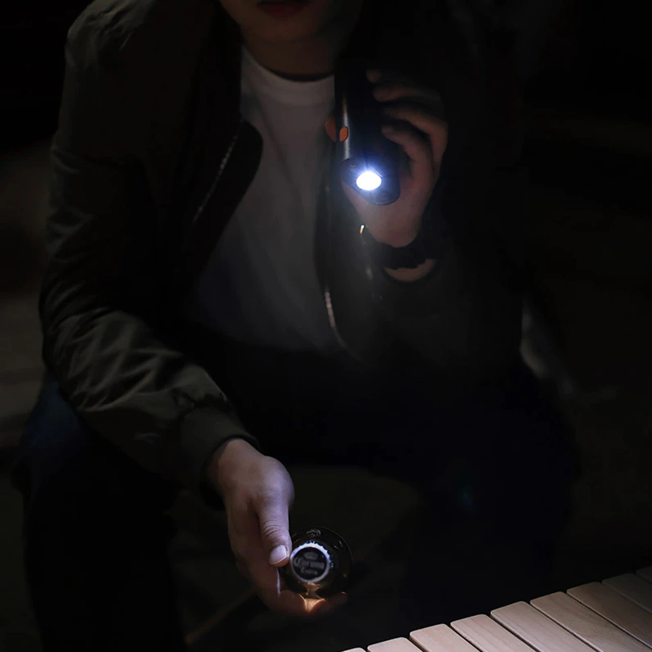 Nextool Hand Crank Radio - Image 4